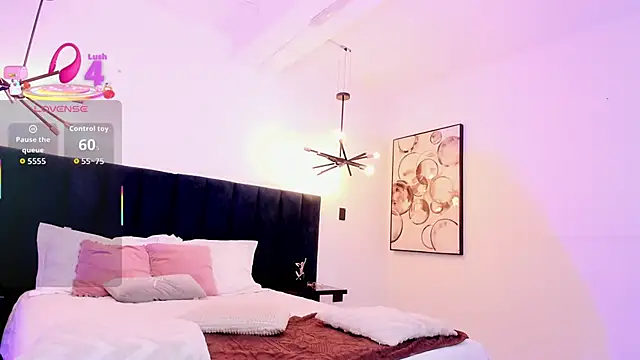 nattashaa7 online show from November 3, 2025, 11:36 am