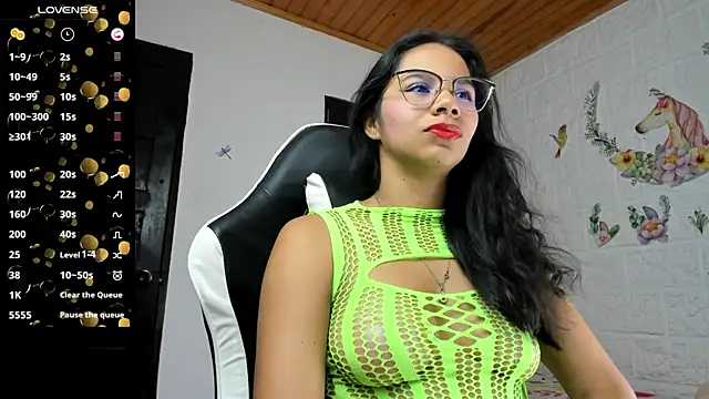 Snapshot of alisson_hoffman05 chatting on January 17, 2026, 1:04 pm alisson hoffman05 online show from January 17, 2026, 1:04 pm