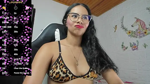 alisson hoffman05 online show from May 15, 2026, 11:03 pm