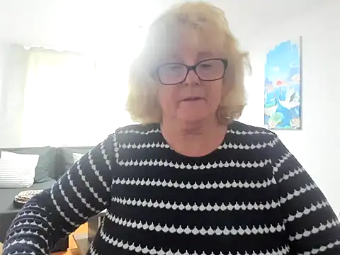 NoraJohnson6 online show from October 4, 2025, 1:34 pm