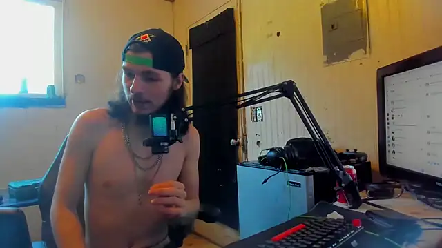 nuttyking2022 online show from February 4, 2025, 9:10 pm