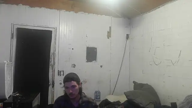 nuttyking2022 online show from October 13, 2025, 4:36 am