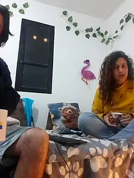 jeans and emma online show from September 30, 2025, 1:22 am