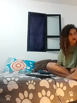 jeans and emma online show from September 23, 2025, 11:45 pm