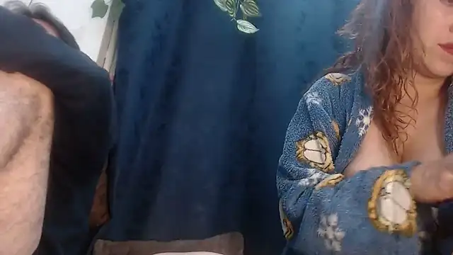 jeans and emma online show from March 23, 2025, 5:10 am