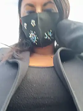 Loveblackzilla online show from October 8, 2025, 3:24 pm