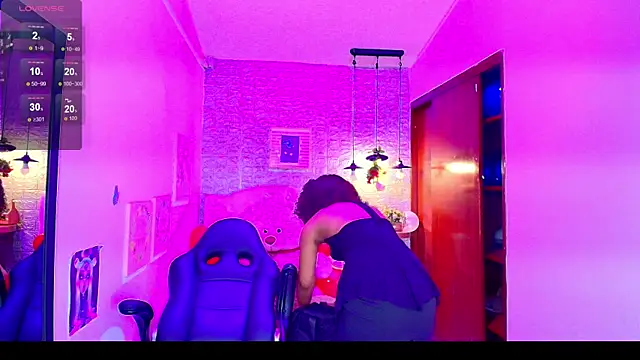 tylla  online show from March 20, 2025, 3:13 am