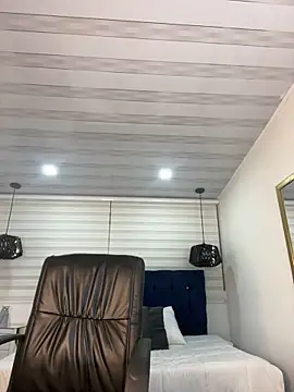 tylla  online show from March 13, 2025, 2:16 am