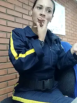 dulce 696 online show from October 7, 2025, 1:23 pm