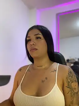 tinalove7 online show from April 4, 2026, 9:10 pm