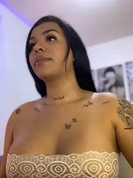 Snapshot of tinalove7 chatting on July 2, 2026, 12:33 am tinalove7 online show from July 2, 2026, 12:33 am