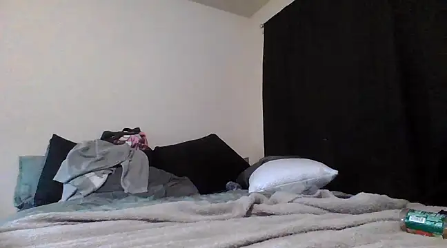 tastylolaaa online show from March 22, 2025, 5:39 am