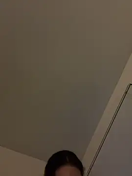 tastylolaaa online show from March 4, 2025, 5:21 am