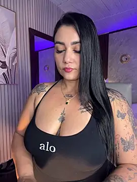 Snapshot of Madissonlove_1 chatting on April 22, 2026, 1:34 am Madissonlove 1 online show from April 22, 2026, 1:34 am