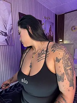 Snapshot of Madissonlove_1 chatting on April 26, 2026, 10:40 pm Madissonlove 1 online show from April 26, 2026, 10:40 pm