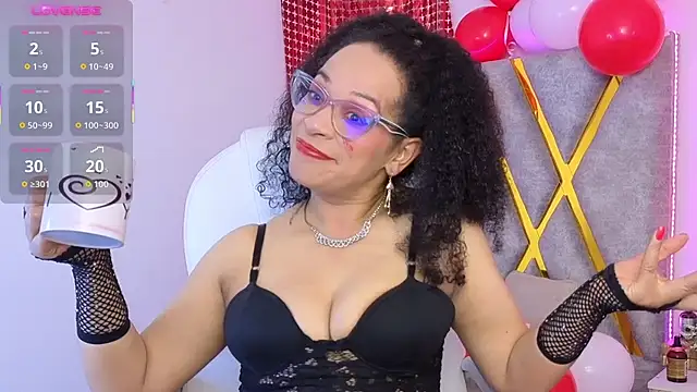 Cintiia Holmes online show from February 16, 2026, 11:35 pm