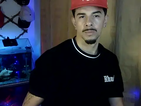 venusfranco 94 online show from December 2, 2025, 4:25 am