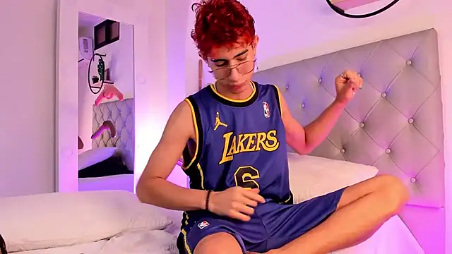 Snapshot of NovaaWheler chatting on March 14, 2025, 12:40 pm NovaaWheler online show from March 14, 2025, 12:40 pm