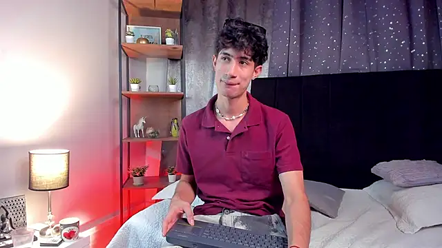 Snapshot of NovaaWheler chatting on November 20, 2025, 10:42 pm NovaaWheler online show from November 20, 2025, 10:42 pm