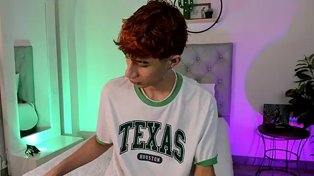 Snapshot of NovaaWheler chatting on March 19, 2025, 2:13 pm NovaaWheler online show from March 19, 2025, 2:13 pm