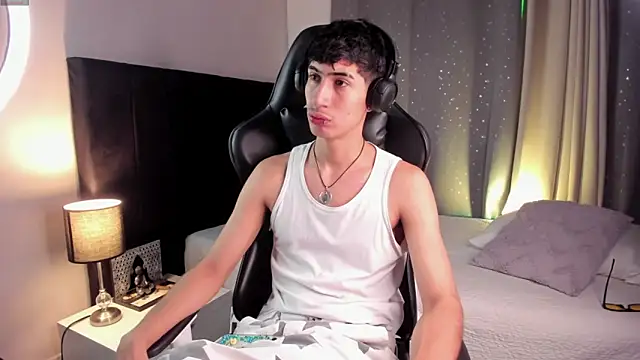 Snapshot of NovaaWheler chatting on September 13, 2025, 12:49 pm NovaaWheler online show from September 13, 2025, 12:49 pm