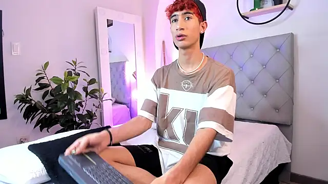 Snapshot of NovaaWheler chatting on March 11, 2025, 3:58 am NovaaWheler online show from March 11, 2025, 3:58 am