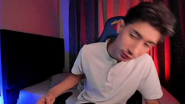 Snapshot of NovaaWheler chatting on October 10, 2025, 8:42 pm NovaaWheler online show from October 10, 2025, 8:42 pm