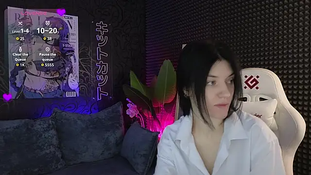 roxy riot  online show from September 26, 2025, 1:23 am