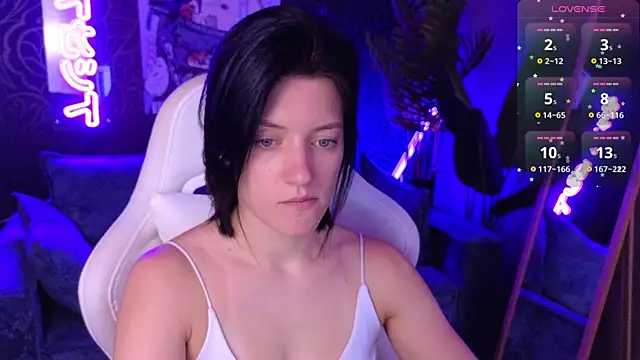 roxy riot  online show from March 29, 2026, 1:29 am