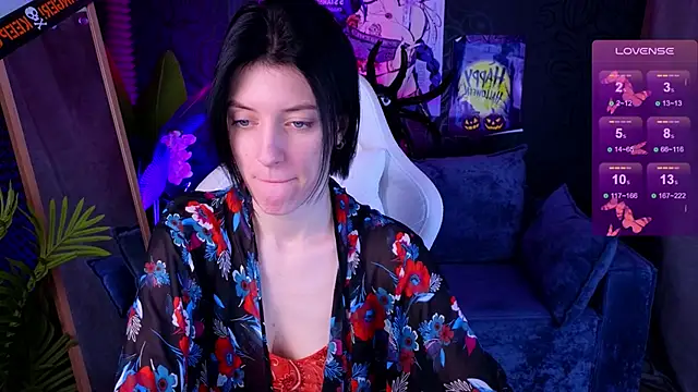 roxy riot  online show from October 30, 2025, 1:48 am