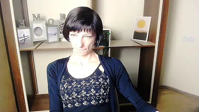  AngeliaFlow  online show from September 16, 2025, 6:58 am