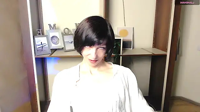  AngeliaFlow  online show from October 21, 2025, 7:52 am