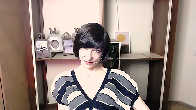  AngeliaFlow  online show from November 7, 2025, 8:08 am