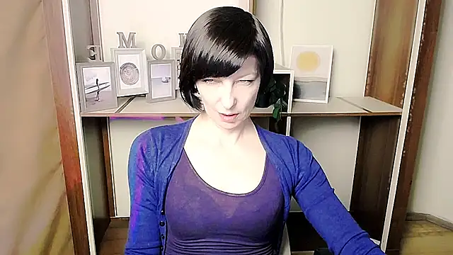  AngeliaFlow  online show from February 15, 2026, 12:37 pm