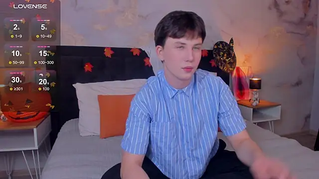 AdrianoAubert online show from October 25, 2025, 3:28 am