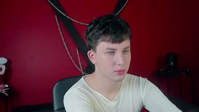 AdrianoAubert online show from September 13, 2025, 10:15 am