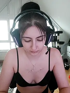 Gamergirl-Linela online show from November 15, 2025, 1:15 pm