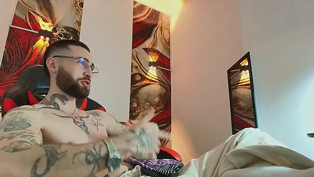 Luke davis01 online show from October 9, 2025, 1:33 pm