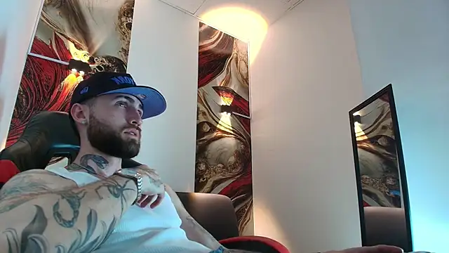 Luke davis01 online show from December 23, 2025, 4:01 am