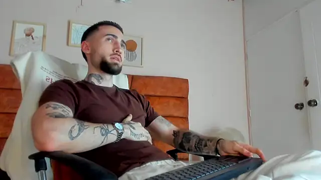 Luke davis01 online show from March 7, 2025, 8:00 pm