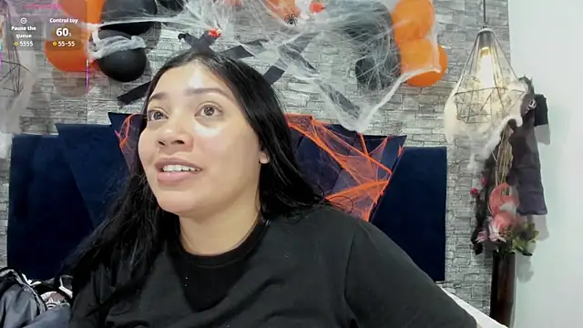 Sophia Brunett online show from October 30, 2025, 11:52 am