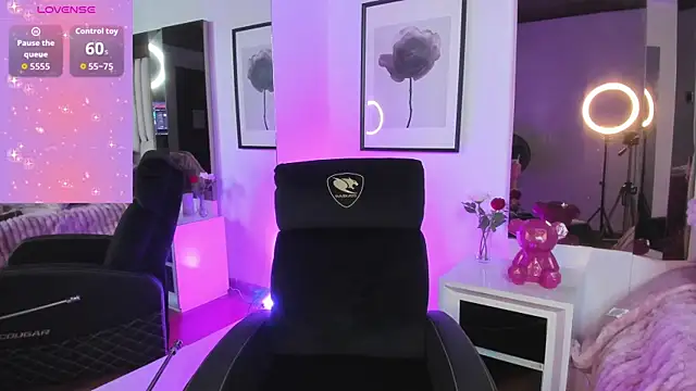 Snapshot of Cloee_Rainbow1 chatting on September 10, 2025, 12:04 pm Cloee Rainbow1 online show from September 10, 2025, 12:04 pm