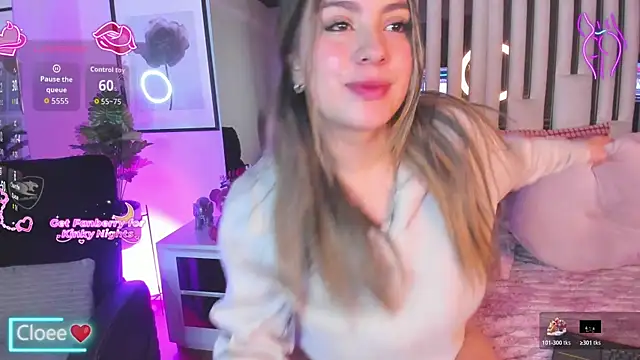 Snapshot of Cloee_Rainbow1 chatting on November 21, 2025, 11:53 am Cloee Rainbow1 online show from November 21, 2025, 11:53 am