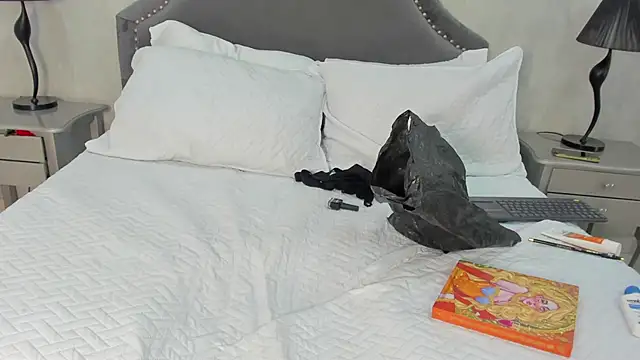 Snapshot of VictoriaBlackfire chatting on March 17, 2025, 4:08 am VictoriaBlackfire online show from March 17, 2025, 4:08 am