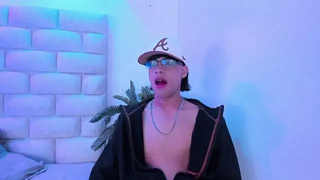 Snapshot of Philip_Millerr_ chatting on February 28, 2025, 5:26 am Philip Millerr online show from February 28, 2025, 5:26 am