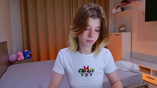 Bella amory online show from October 27, 2025, 4:08 pm