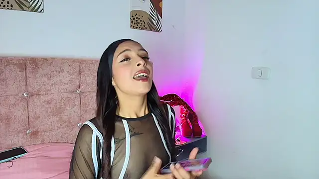 Skye Moore online show from January 13, 2026, 2:43 pm