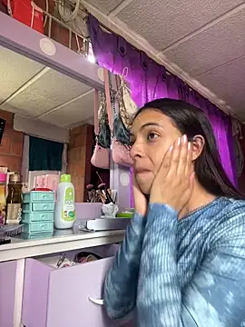 Skye Moore online show from April 7, 2026, 5:48 pm