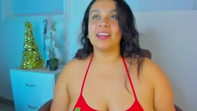 KourtneyEvans online show from December 17, 2025, 5:40 pm