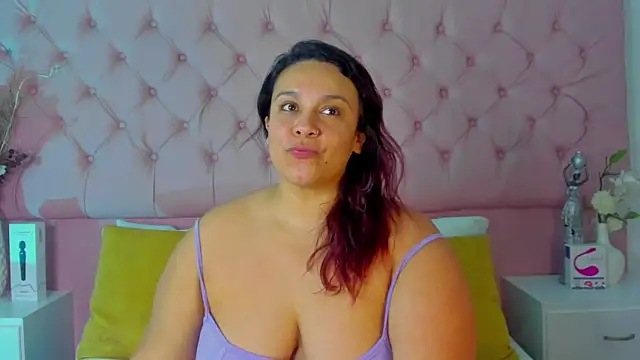 Snapshot of KourtneyEvans chatting on September 25, 2025, 5:30 pm KourtneyEvans online show from September 25, 2025, 5:30 pm